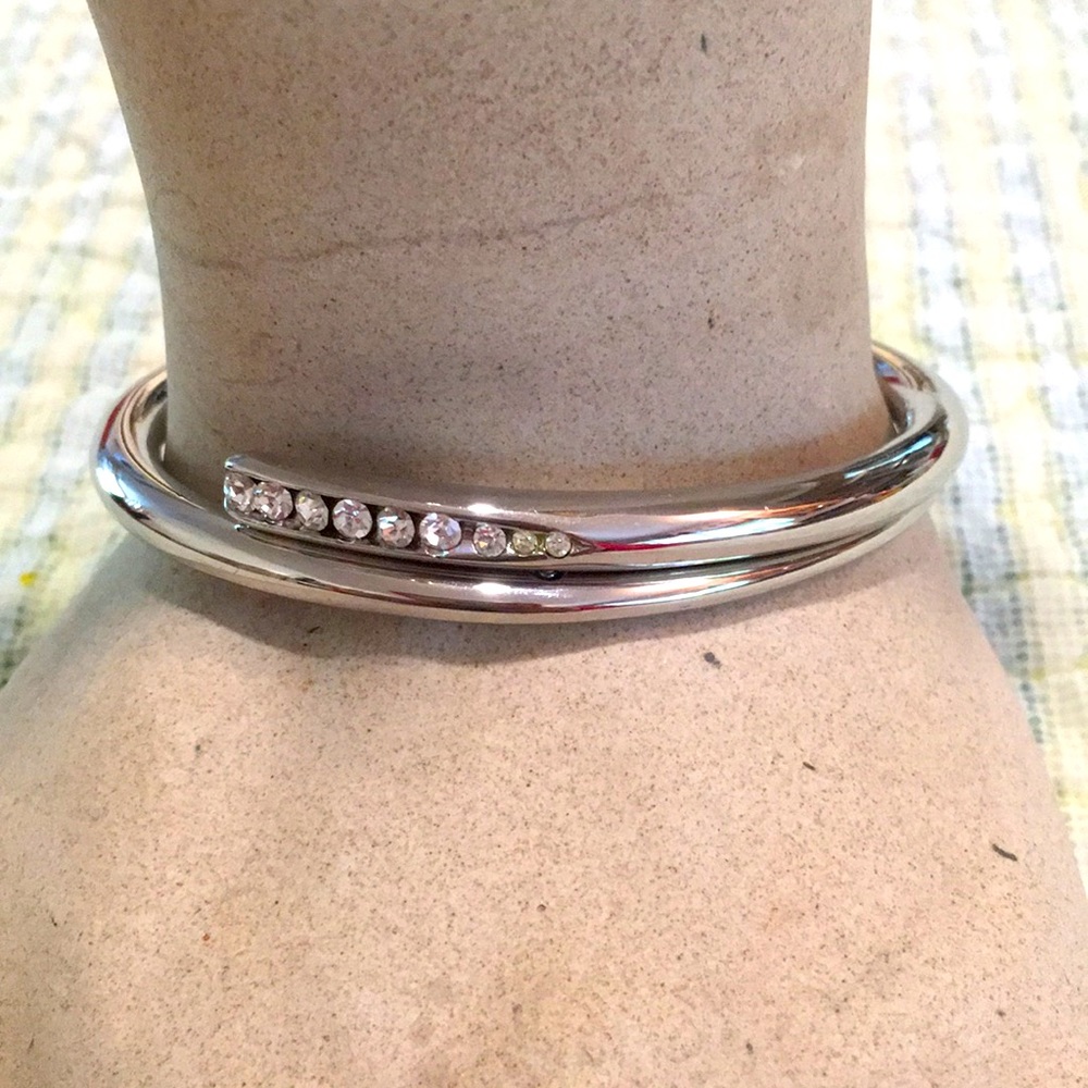 Bracelet Rhinestone Silver Bracelet Stunning like NEW Easy on & off All Occasion